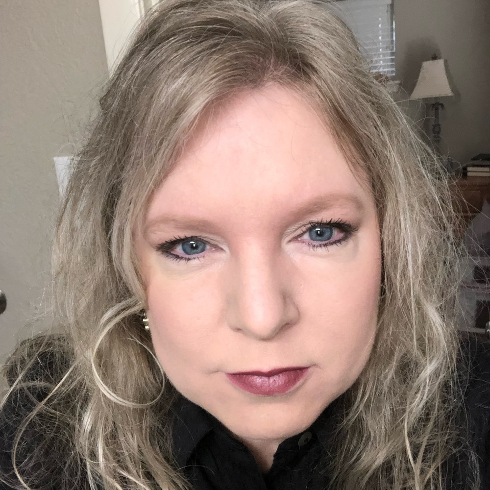 Meet your Posher, Angela